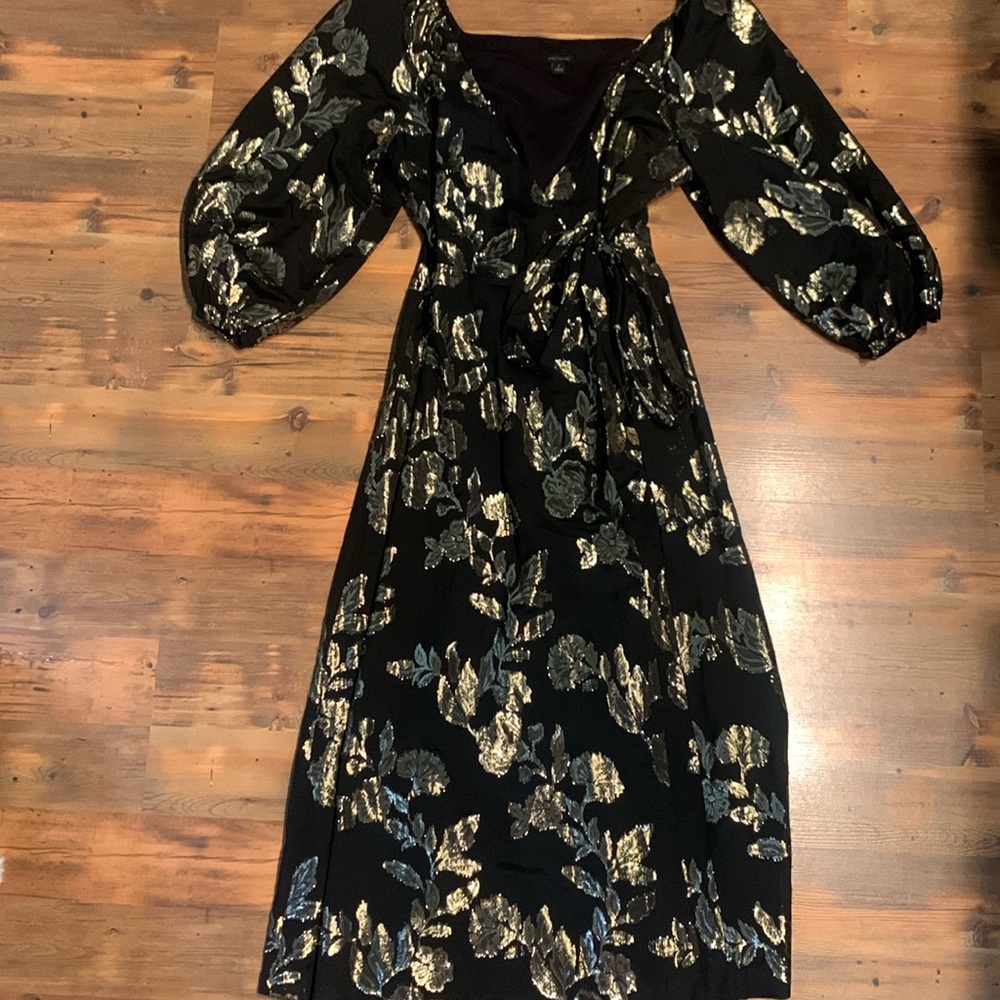 Ann Taylor shimmer clip, midi wrap dress, black and gold - size 8 PreLoved